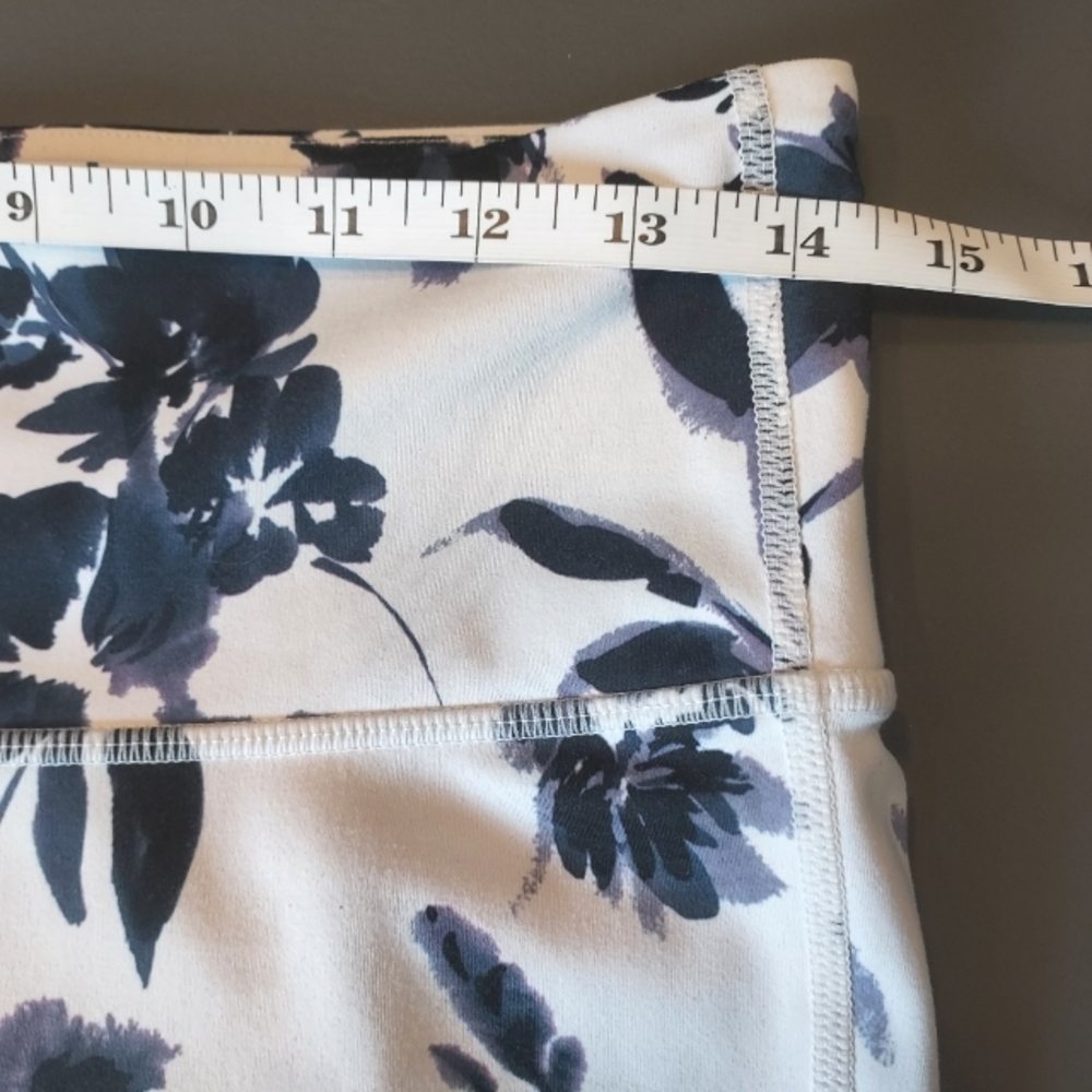 Athleta White Elation Water Flower Leggings Floral Print Blue Size Medium - Picture 5 of 6
